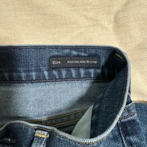 CITIZENS OF HUMANITY
Elsa Mid Rise Slim Crop - Picture 4 of 5